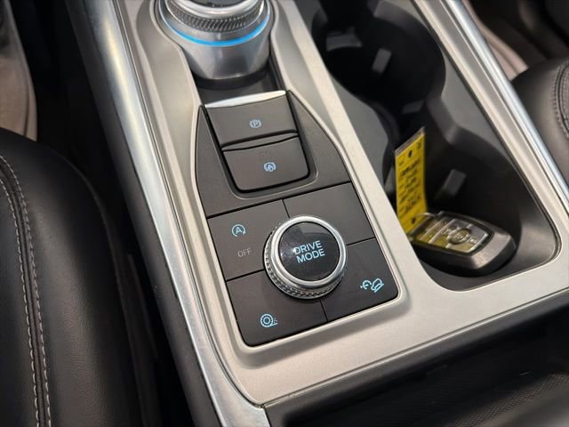 Used 2023 Ford Explorer XLT w/ Equipment Group 202A AWD/4WD image 27