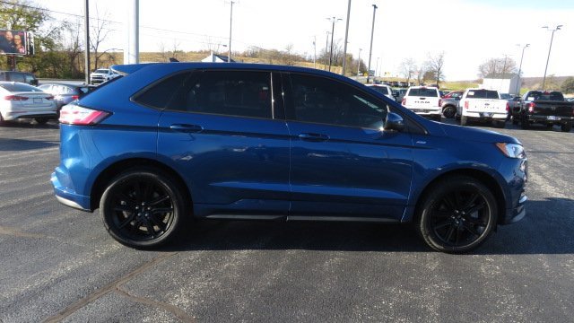 Certified 2023 Ford Edge ST-Line image 9