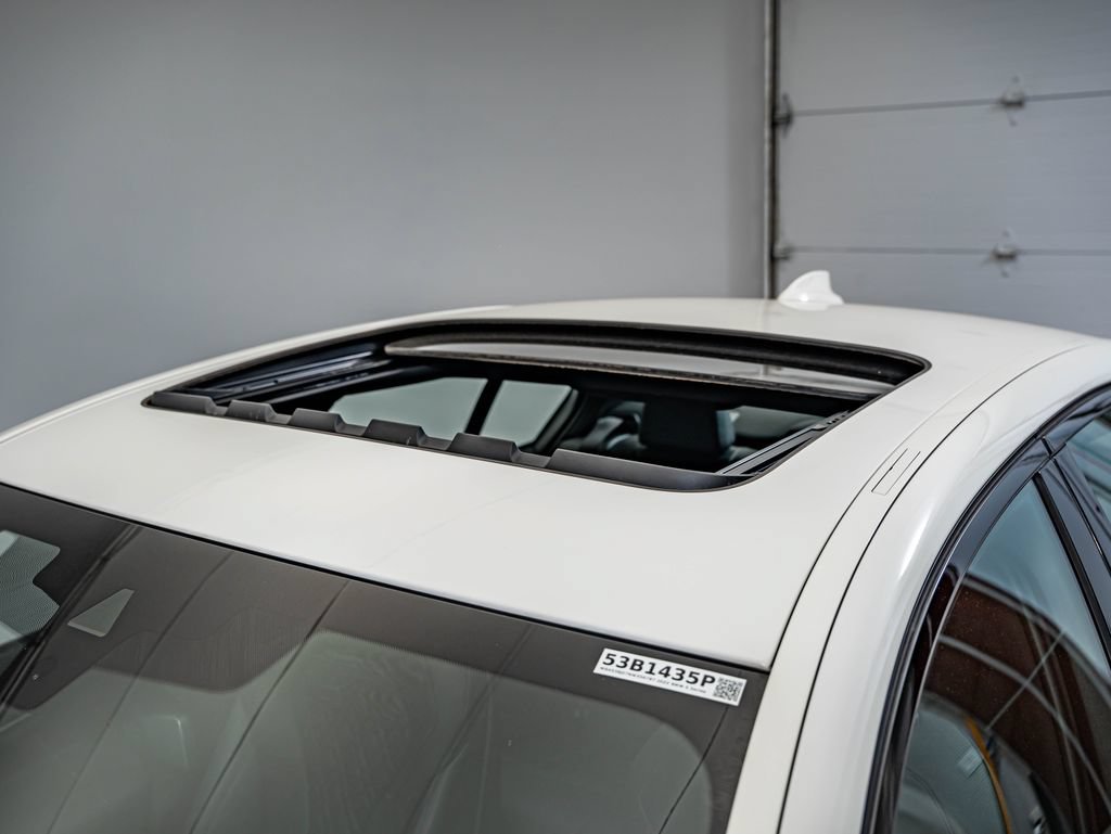 Used 2022 BMW 540i w/ M Sport Package RWD image 15