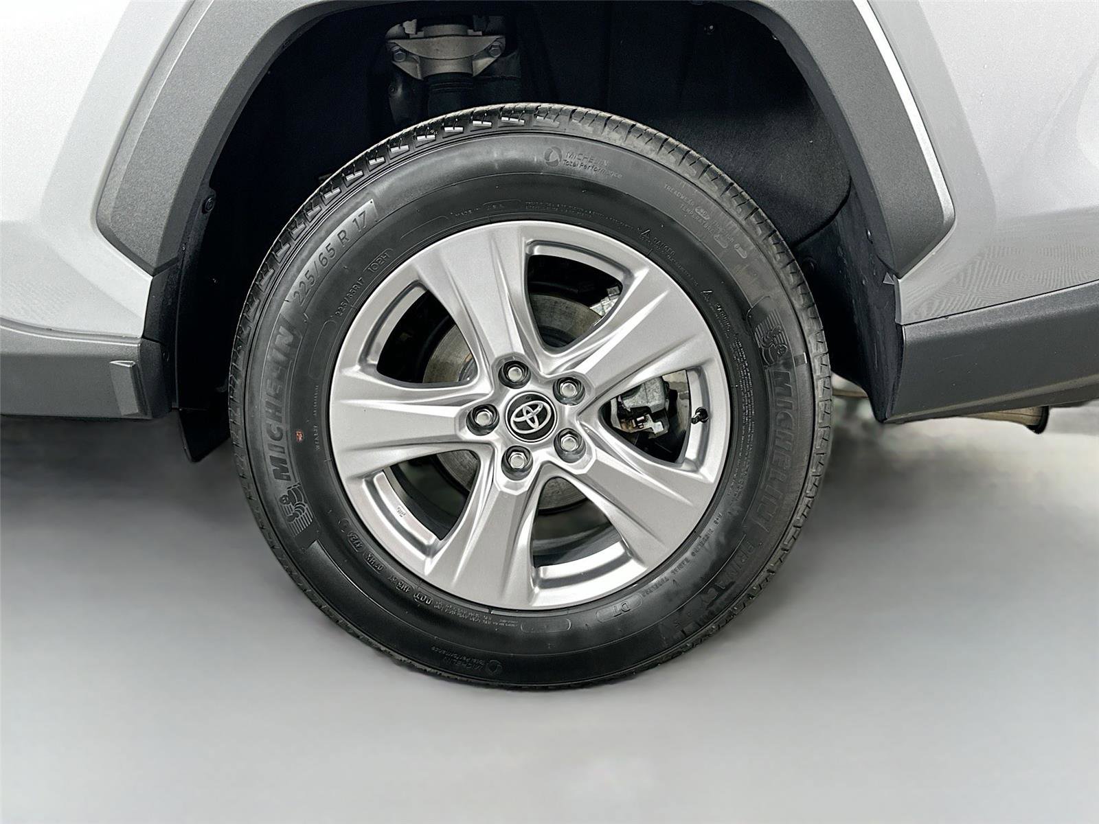 Certified 2025 Toyota RAV4 XLE AWD/4WD image 28