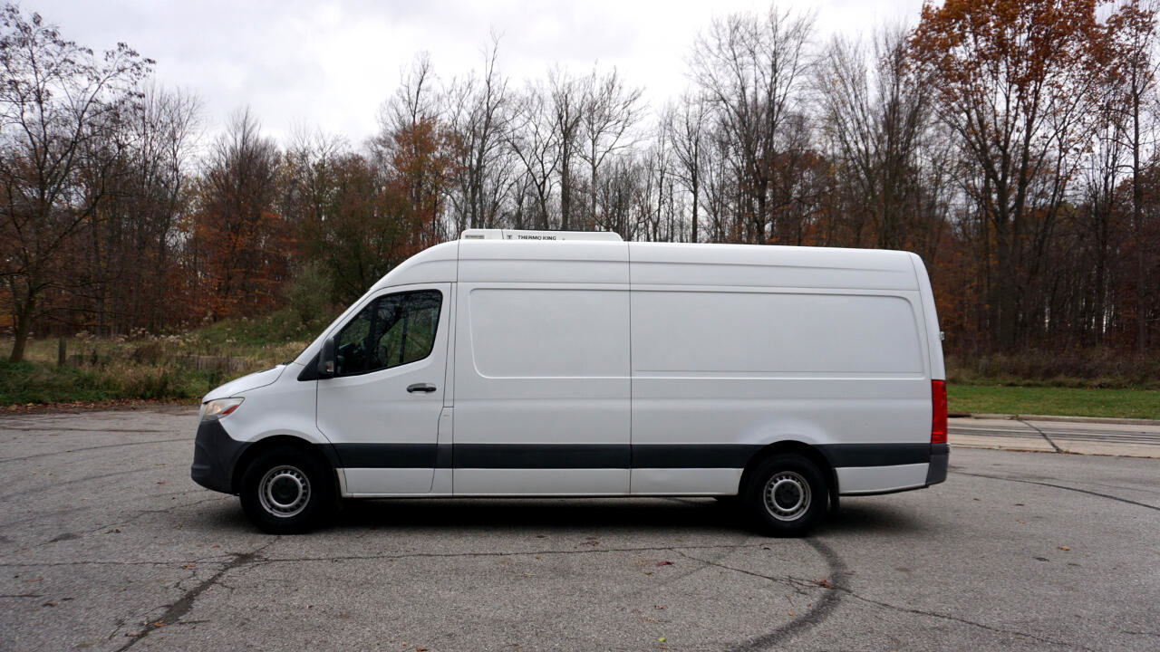 Used 2019 Freightliner Sprinter 170 image 2