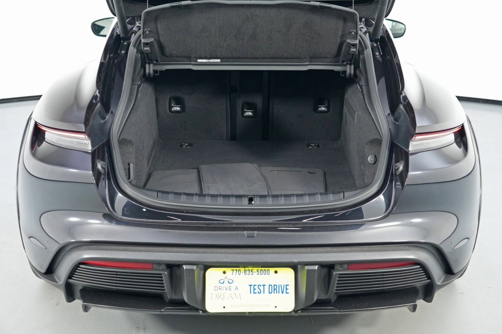 Used 2022 Porsche Taycan 4 Cross Turismo AWD/4WD image 10