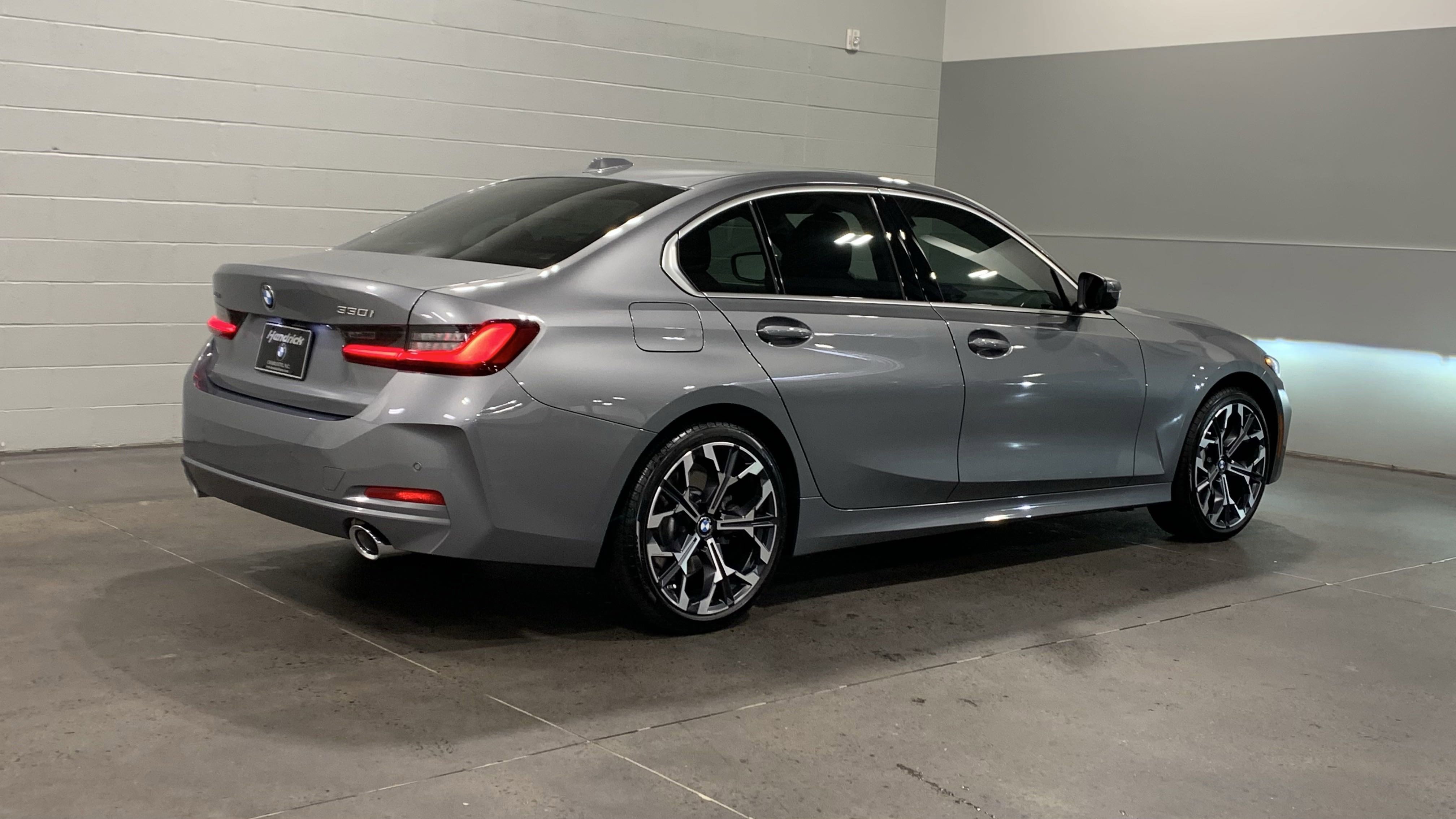 Used 2025 BMW 330i xDrive Sedan w/ Convenience Package AWD/4WD image 8