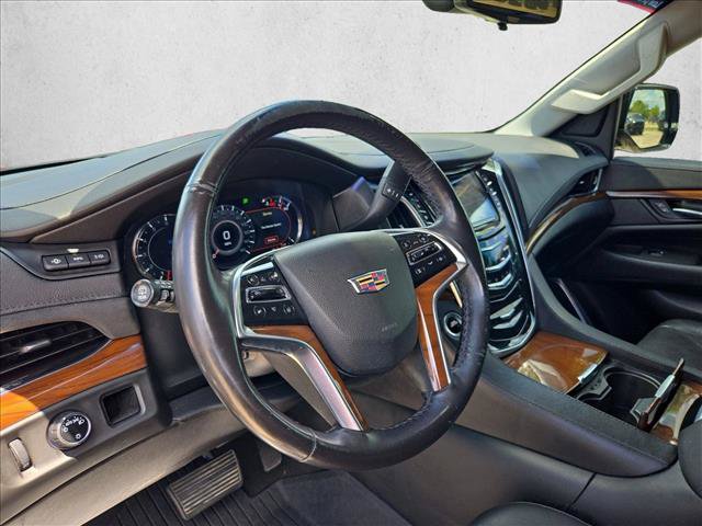 Used 2018 Cadillac Escalade Luxury RWD image 9