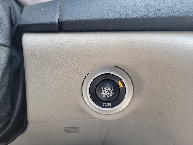 Used 2023 Chrysler Voyager LX FWD image 6