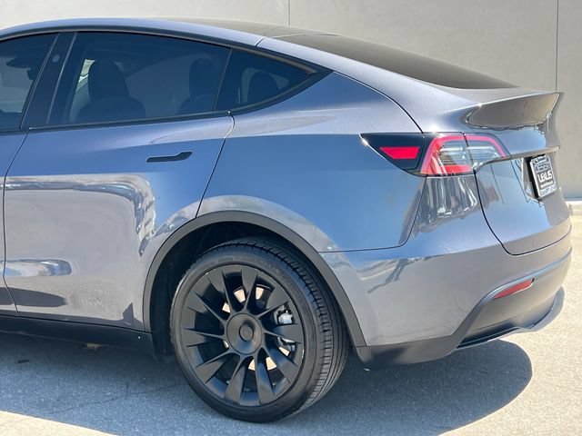 Used 2023 Tesla Model Y Long Range AWD/4WD image 8