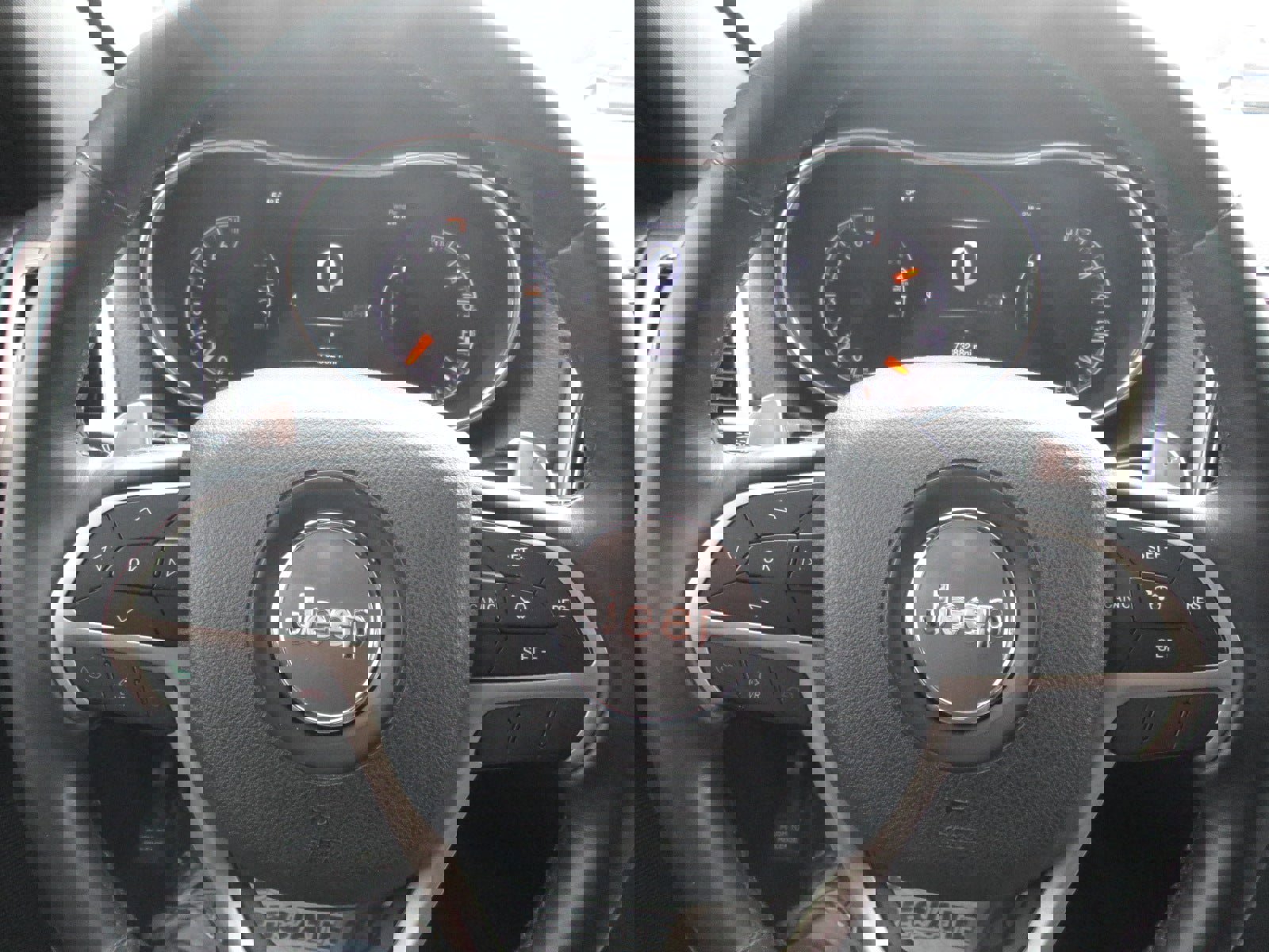 Used 2014 Jeep Grand Cherokee Limited w/ Trailer Tow Group IV image 12