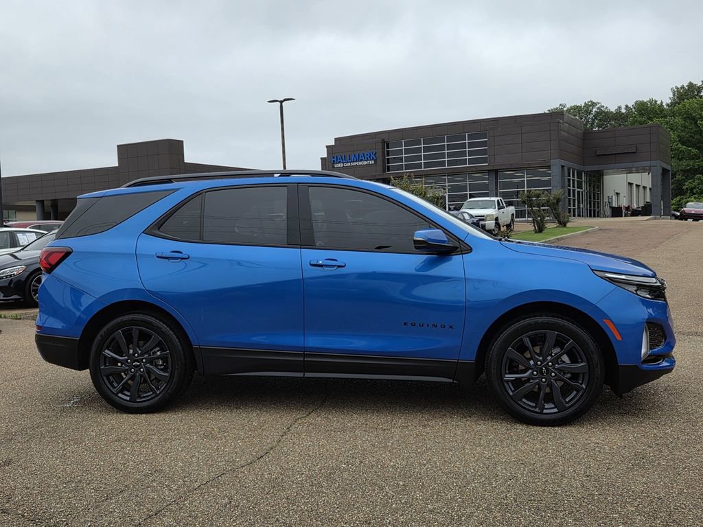 Used 2024 Chevrolet Equinox RS w/ RS Leather Package FWD image 3