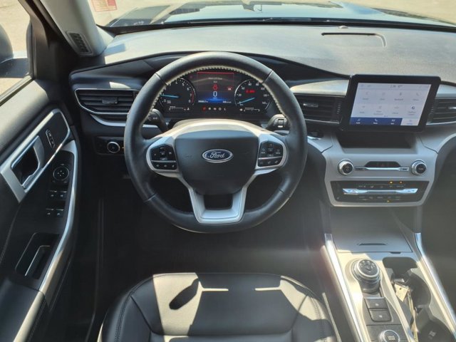 Certified 2023 Ford Explorer XLT w/ Equipment Group 202A image 3