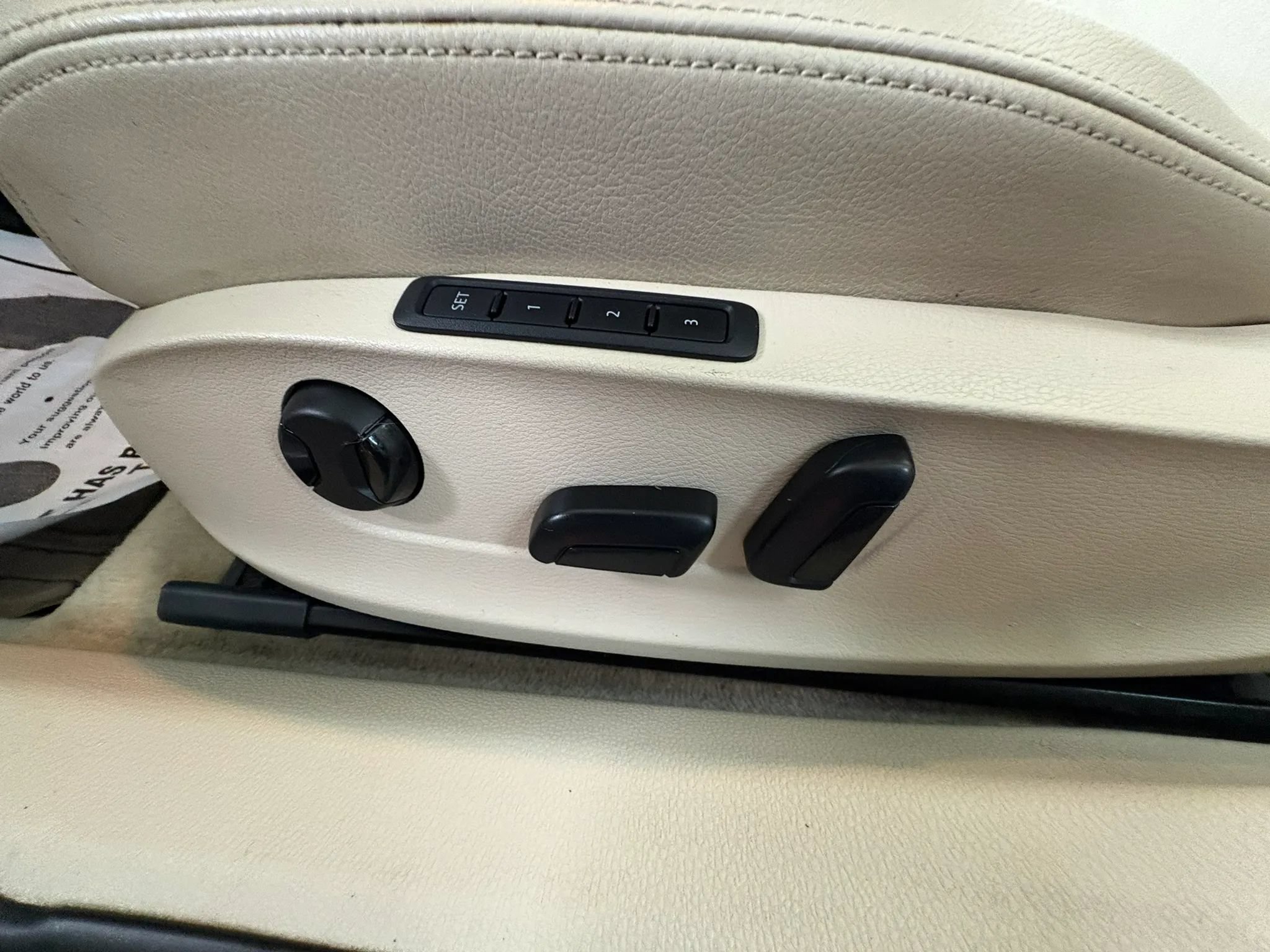 Used 2013 Volkswagen Passat TDI SEL Premium FWD image 15