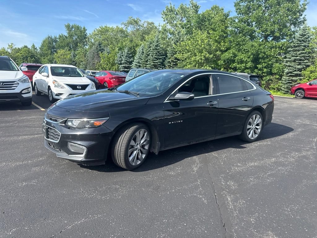 Used 2018 Chevrolet Malibu Premier w/ Premier Sun and Wheel Package FWD image 3