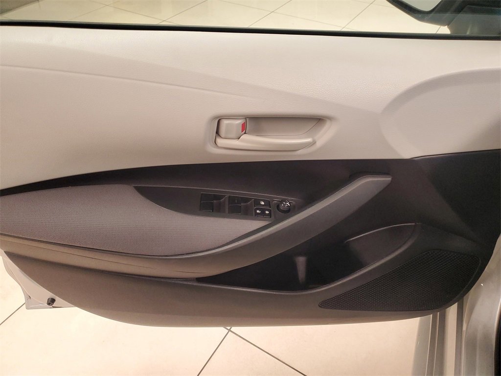 Used 2022 Toyota Corolla LE image 17