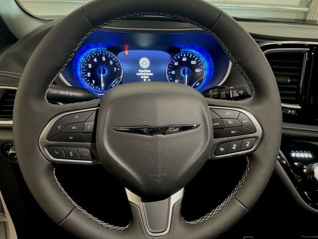 New 2026 Chrysler Pacifica Select image 16
