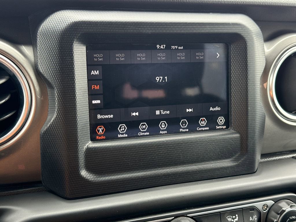 Used 2018 Jeep Wrangler Unlimited Sahara AWD/4WD image 24