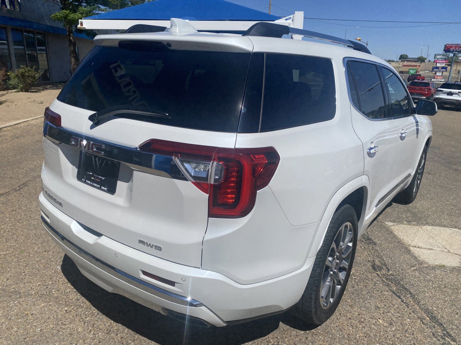 Used 2021 GMC Acadia Denali w/ Denali Ultimate Package AWD/4WD image 7