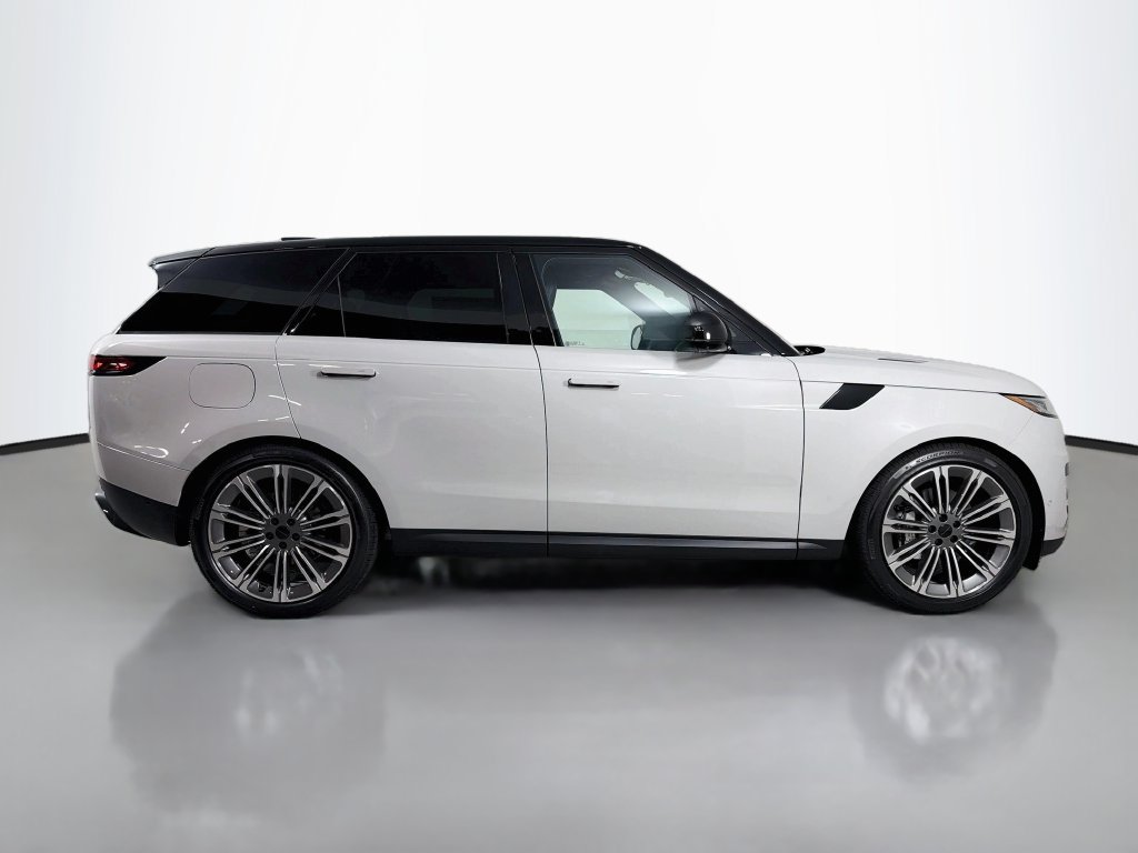 New 2027 Land Rover Range Rover Sport SE AWD/4WD image 4