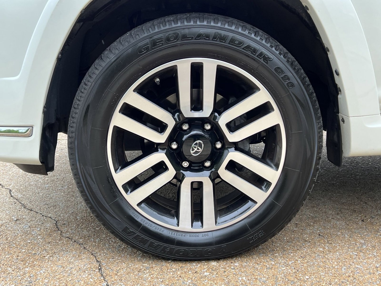 Used 2021 Toyota 4Runner Limited AWD/4WD image 25