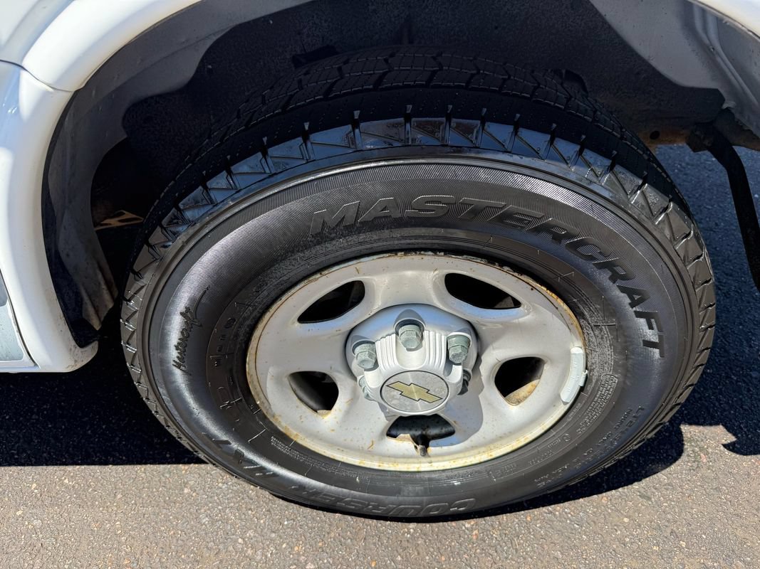 Used 2007 Chevrolet Express 1500 Passenger RWD image 12
