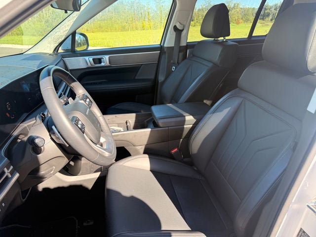 Used 2025 Hyundai Santa Fe SEL FWD image 5