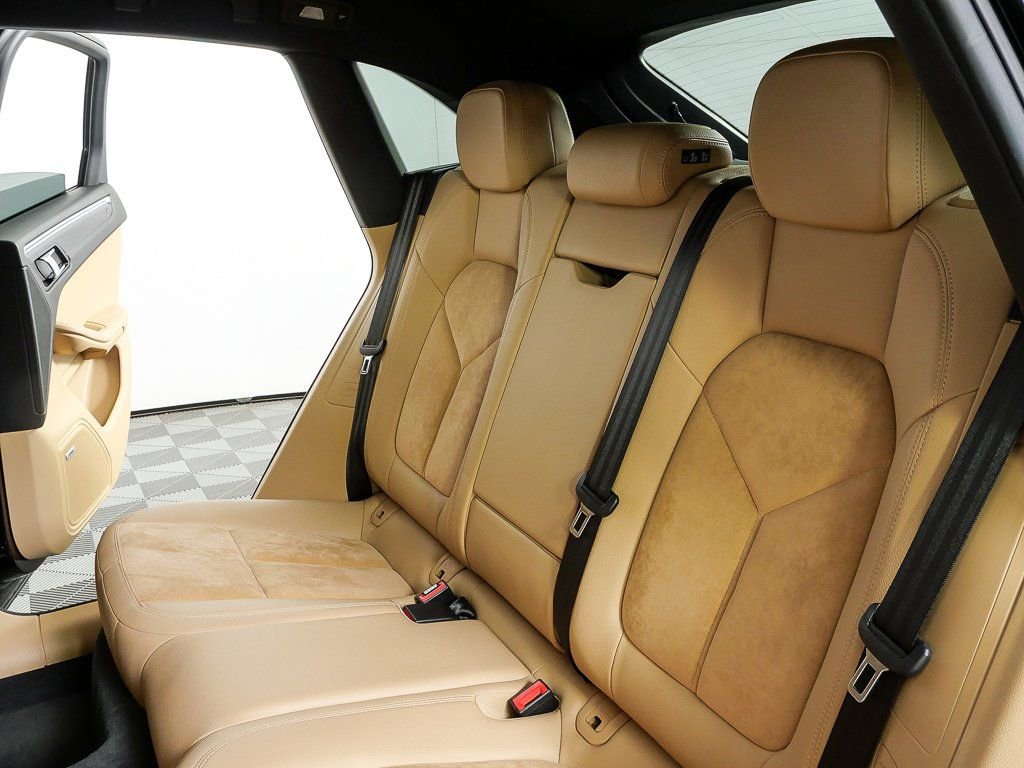 Used 2017 Porsche Macan AWD image 20