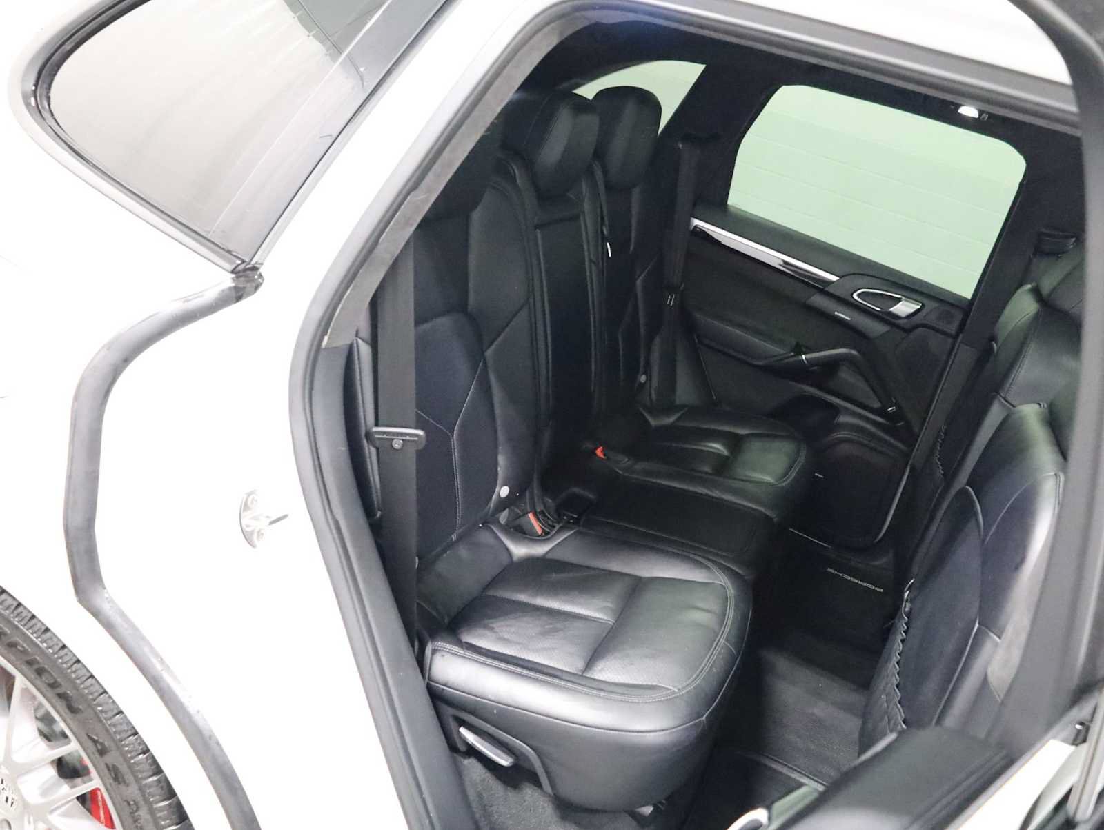 Used 2016 Porsche Cayenne GTS AWD/4WD image 37