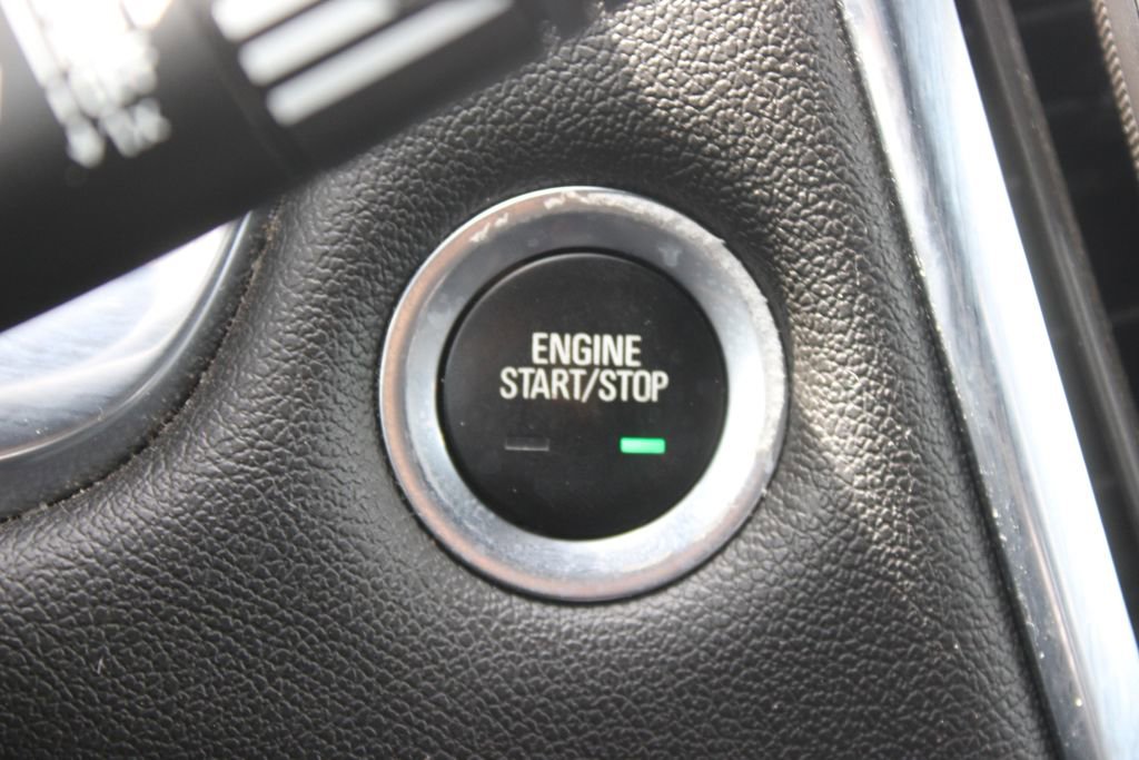 Used 2022 Chevrolet Traverse RS FWD image 40