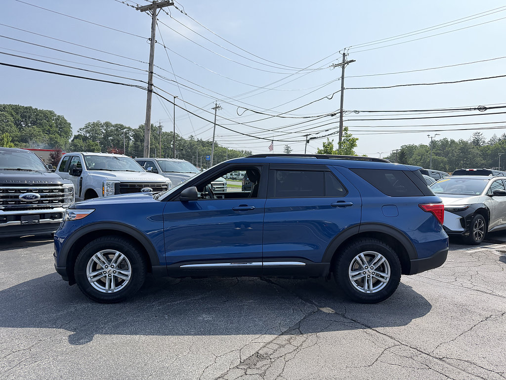 Used 2020 Ford Explorer XLT w/ Comfort Package AWD/4WD image 3