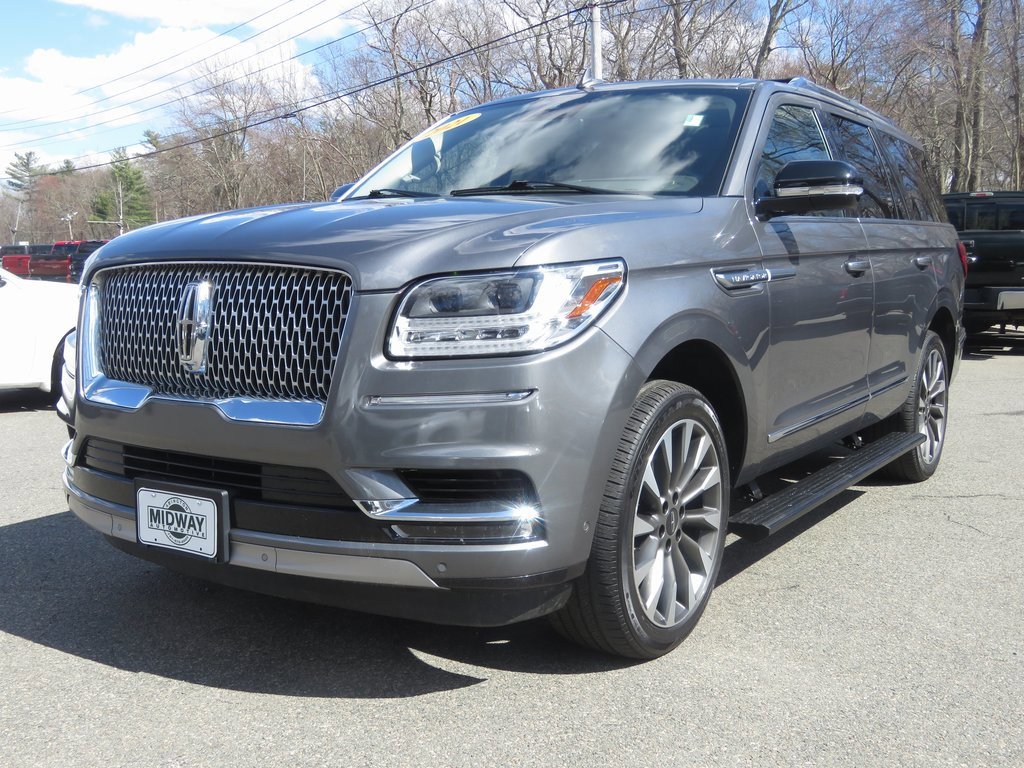 Used 2021 Lincoln Navigator Reserve w/ Luxury Package image 2