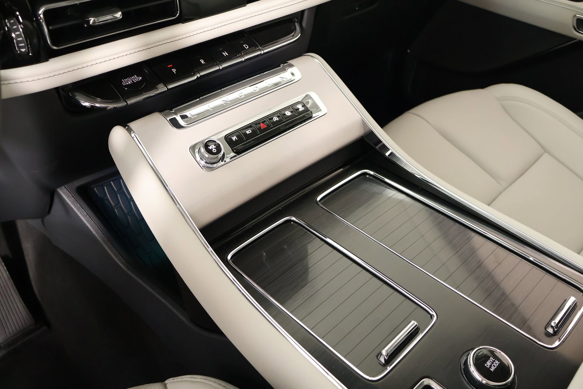 New 2026 Lincoln Aviator Reserve AWD/4WD image 8