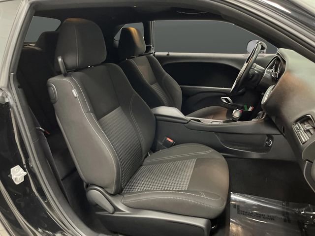 Used 2021 Dodge Challenger SXT image 27