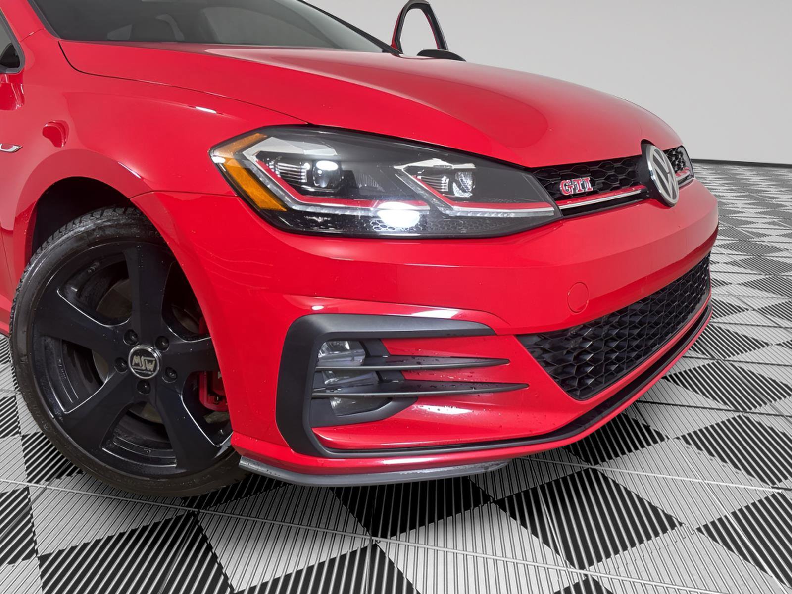 Used 2021 Volkswagen GTI SE image 7