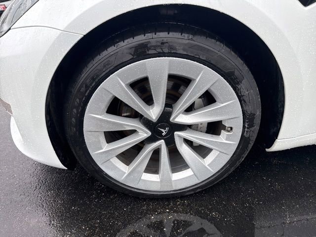 Used 2023 Tesla Model 3 Standard Range image 9