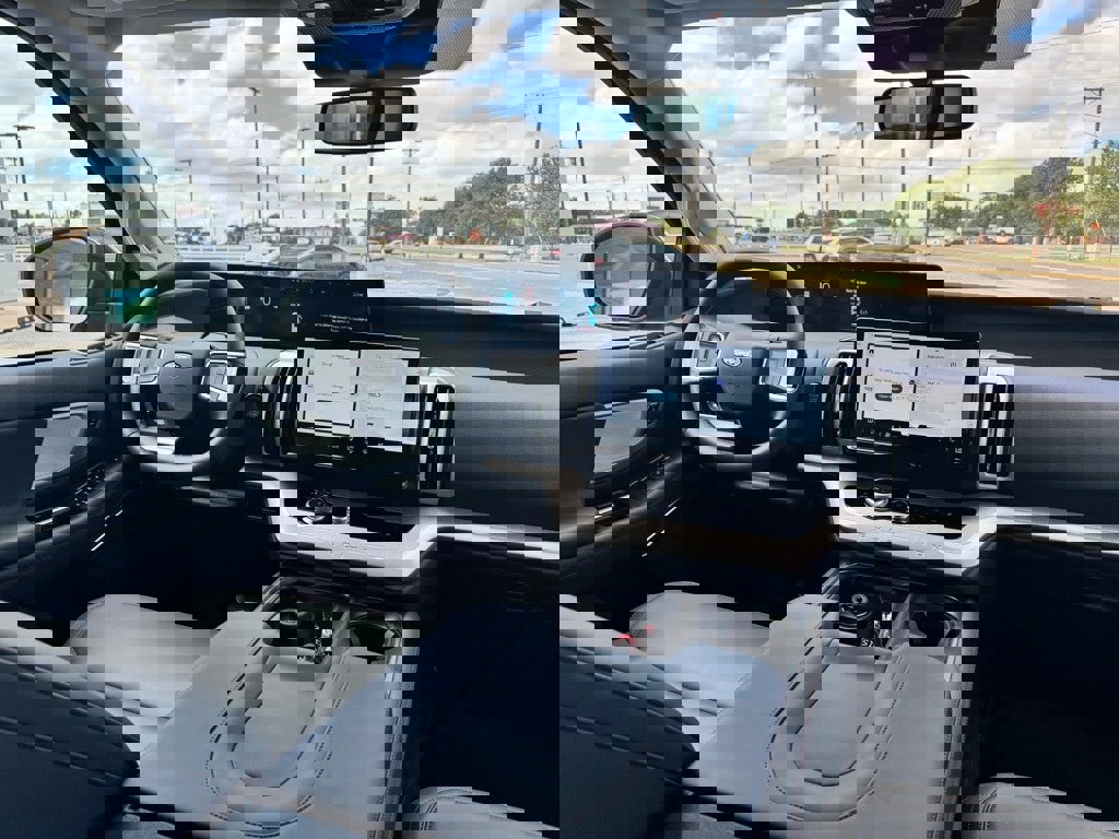 New 2025 Ford Expedition Active image 17