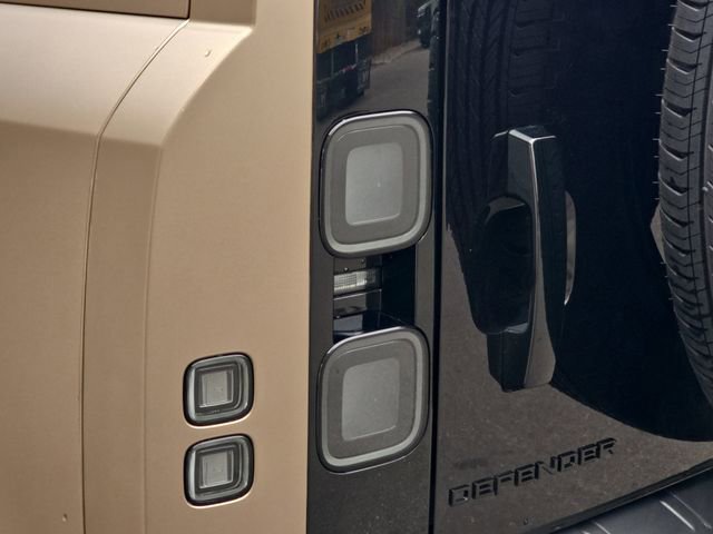 New 2026 Land Rover Defender 110 OCTA image 23