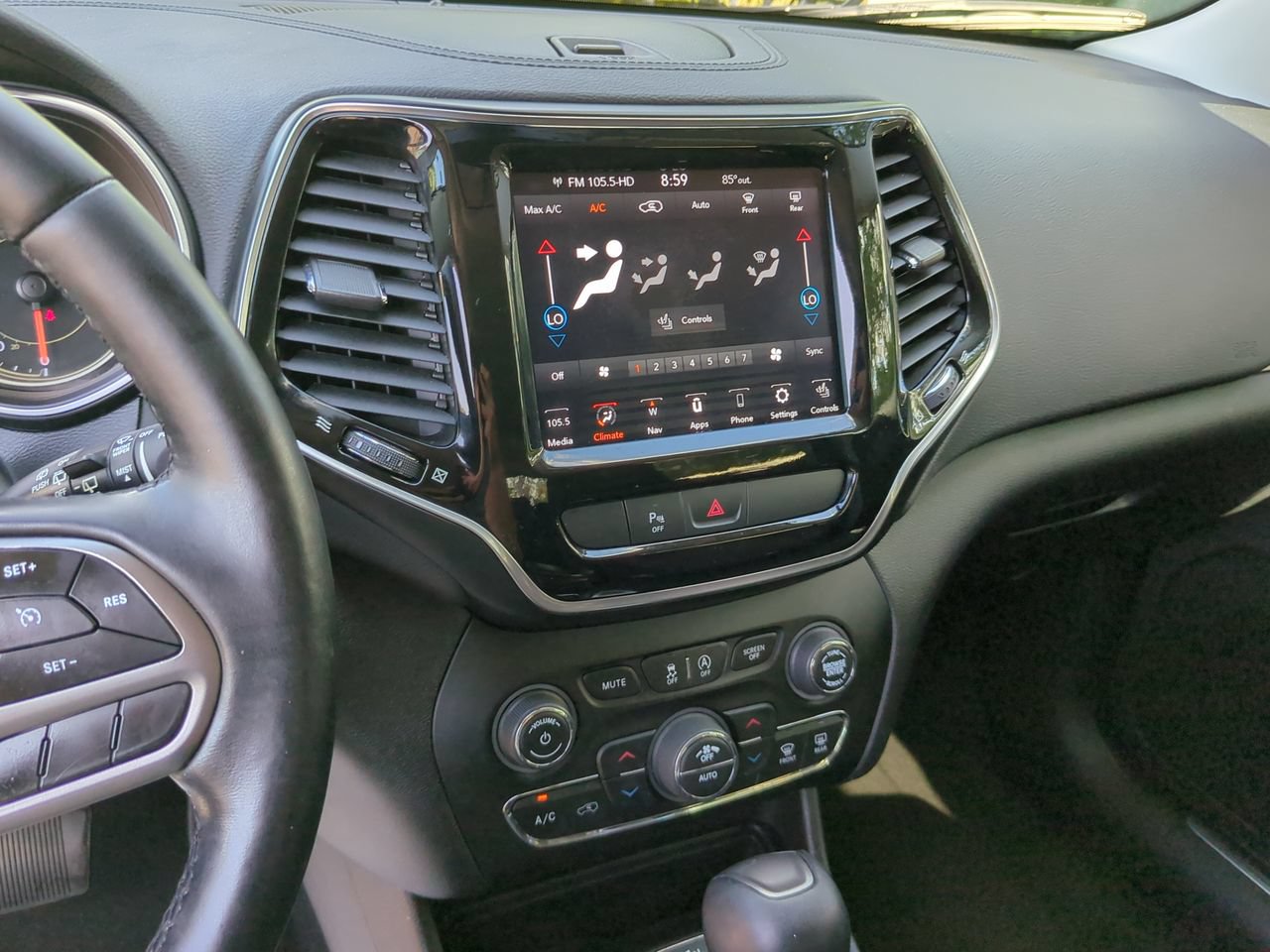 Used 2020 Jeep Cherokee Limited FWD image 13