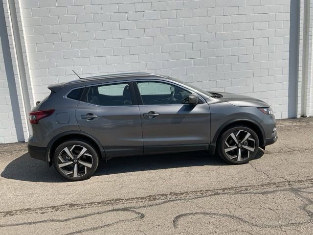 Used 2022 Nissan Rogue Sport SL image 3