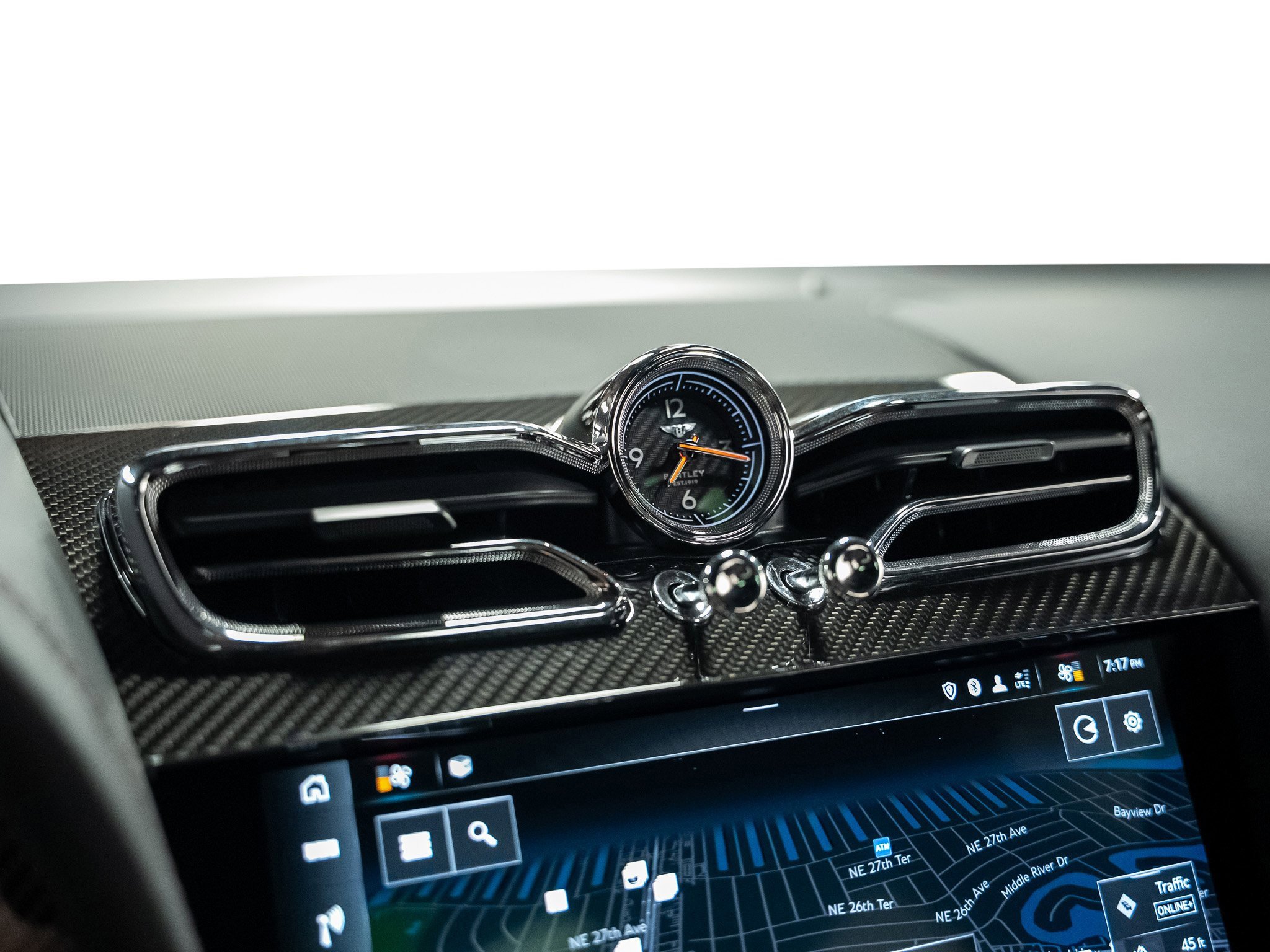 Used 2022 Bentley Bentayga image 48