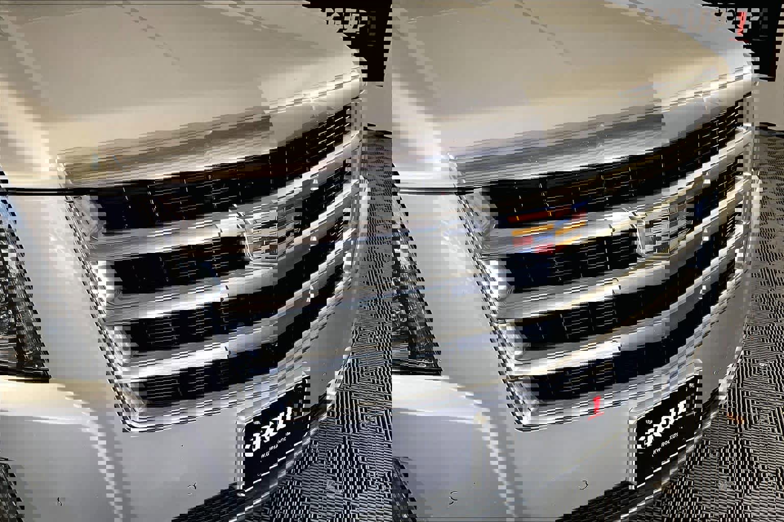 Used 2019 Cadillac Escalade ESV Premium Luxury image 28