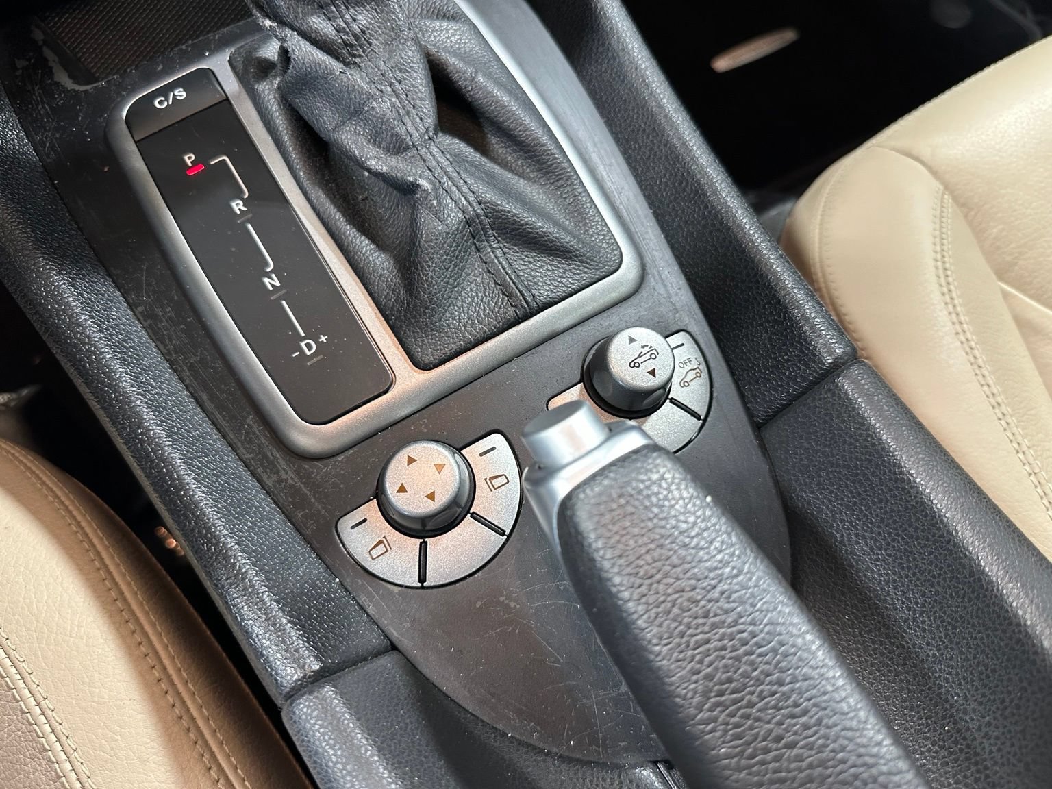 Used 2011 Mercedes-Benz SLK 300 image 28