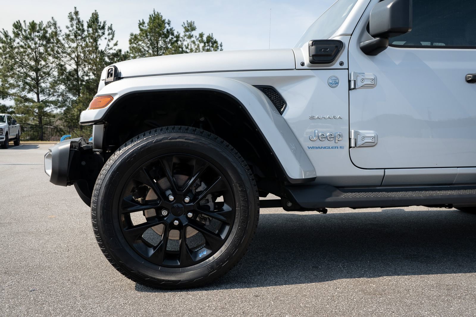 Used 2023 Jeep Wrangler Unlimited Sahara w/ Cold Weather Group image 4