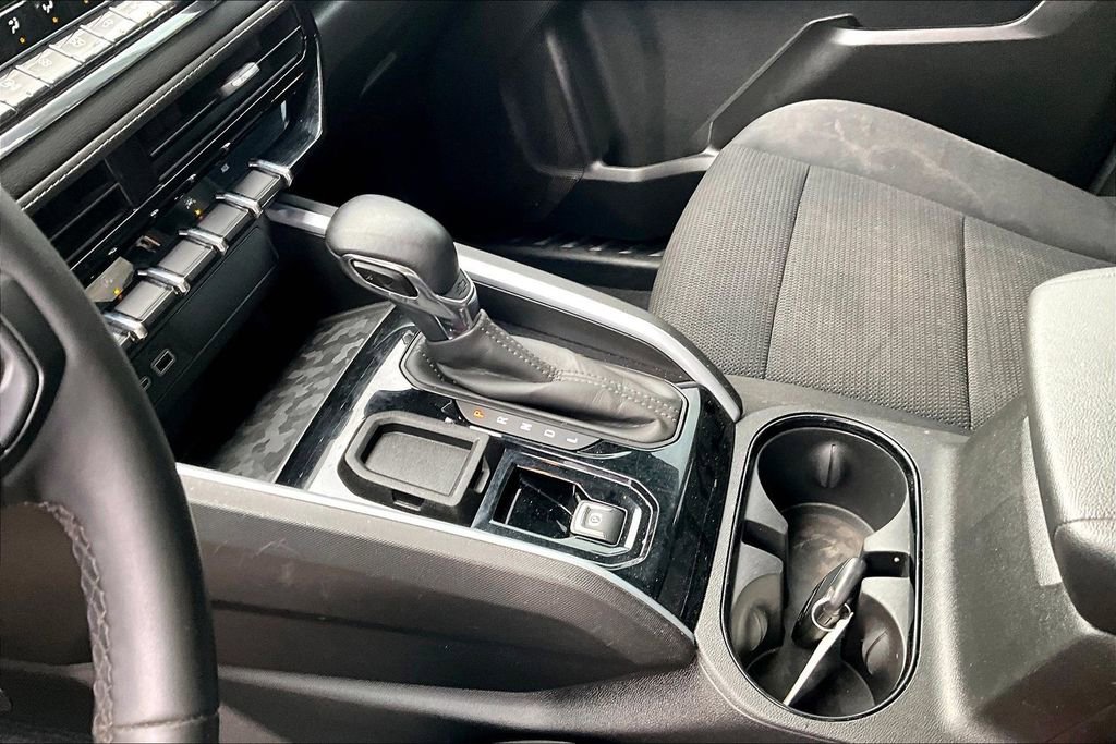 Used 2024 Chevrolet Colorado LT w/ LT Convenience Package image 17