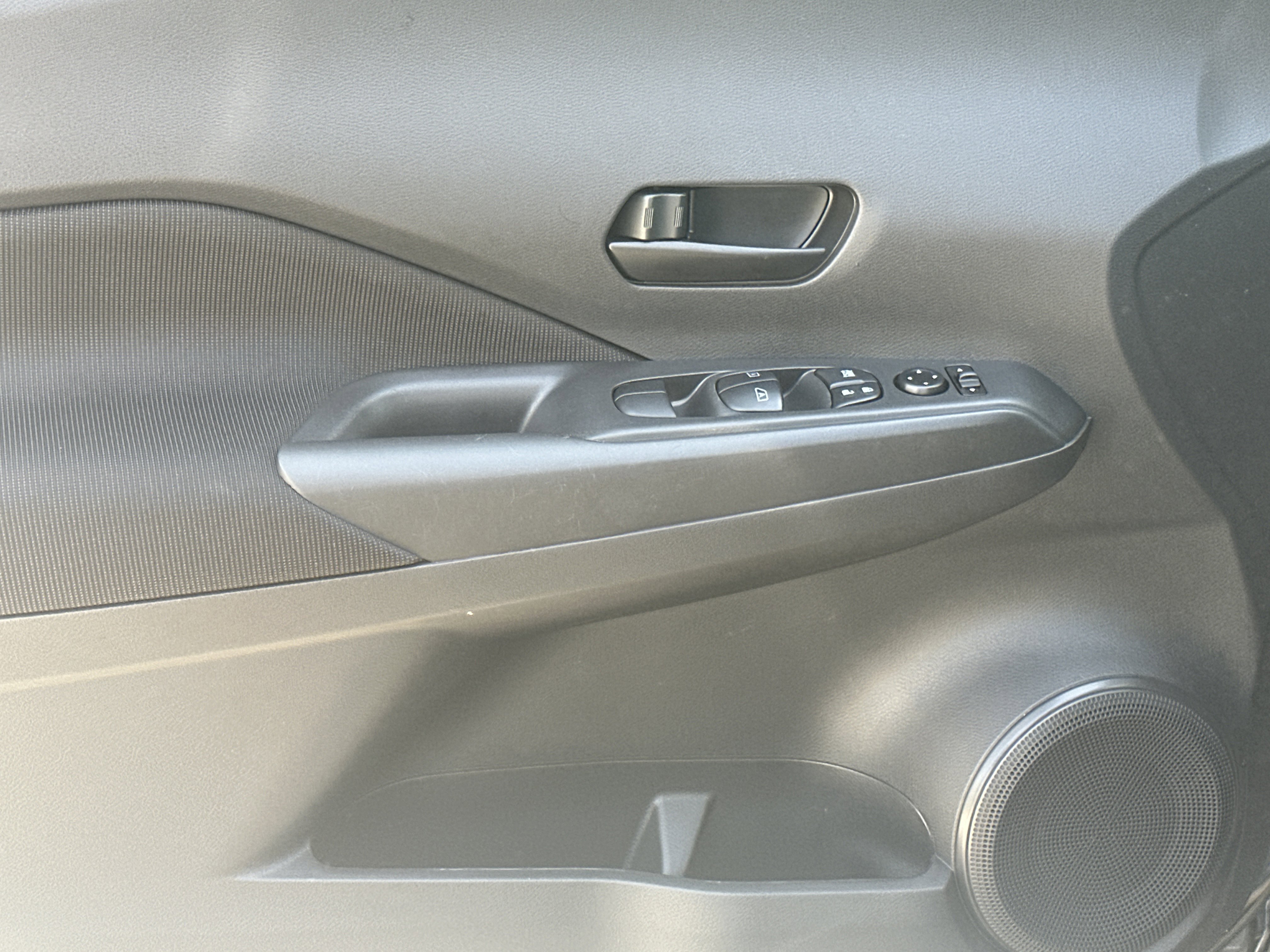 Certified 2025 Nissan Kicks Play S image 10