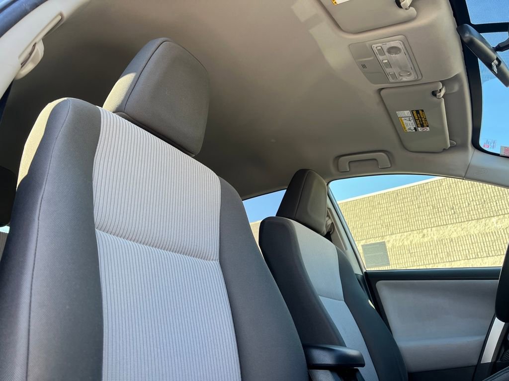 Used 2015 Toyota RAV4 LE image 19