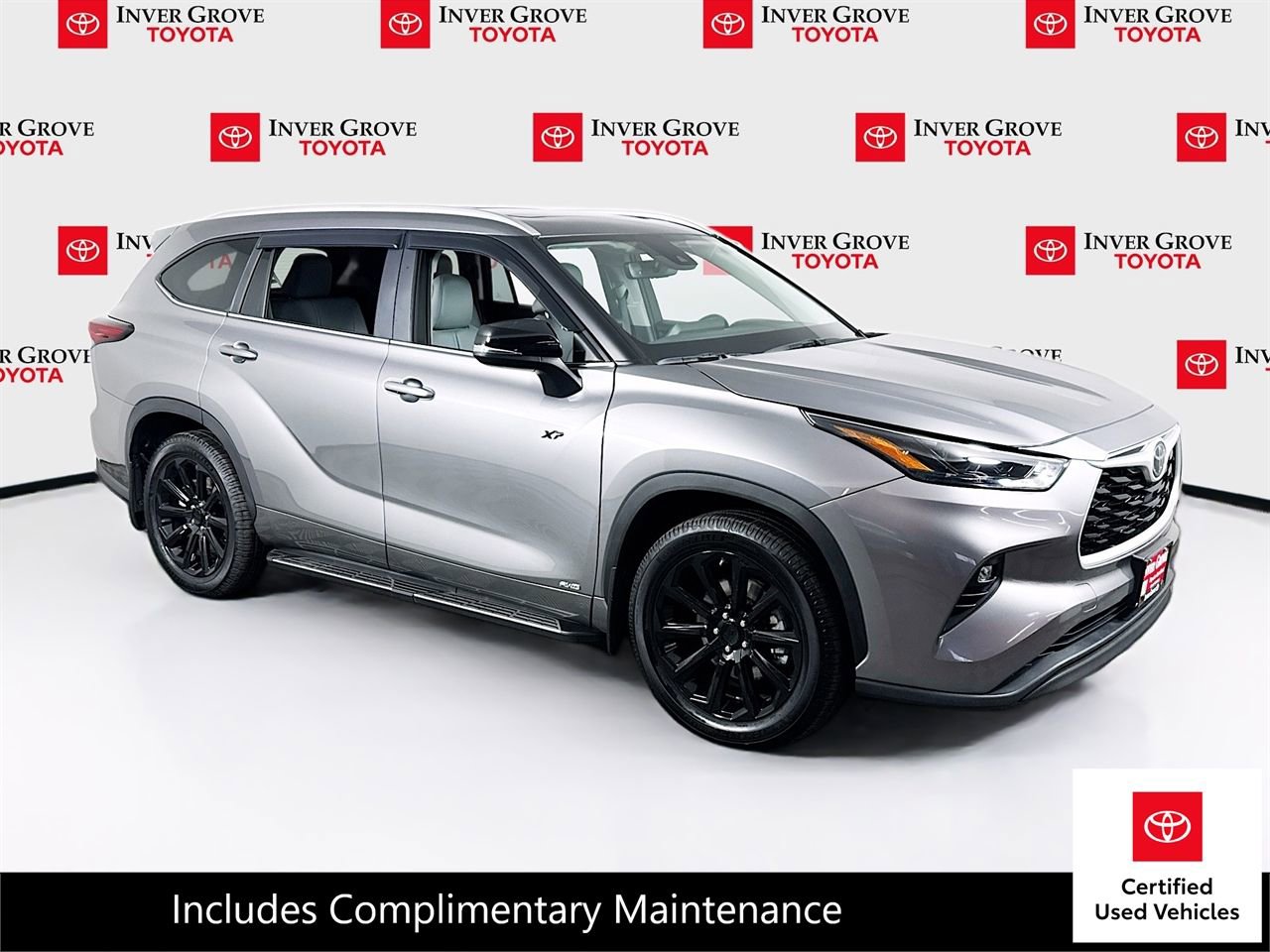 Certified 2025 Toyota Highlander XLE image 3