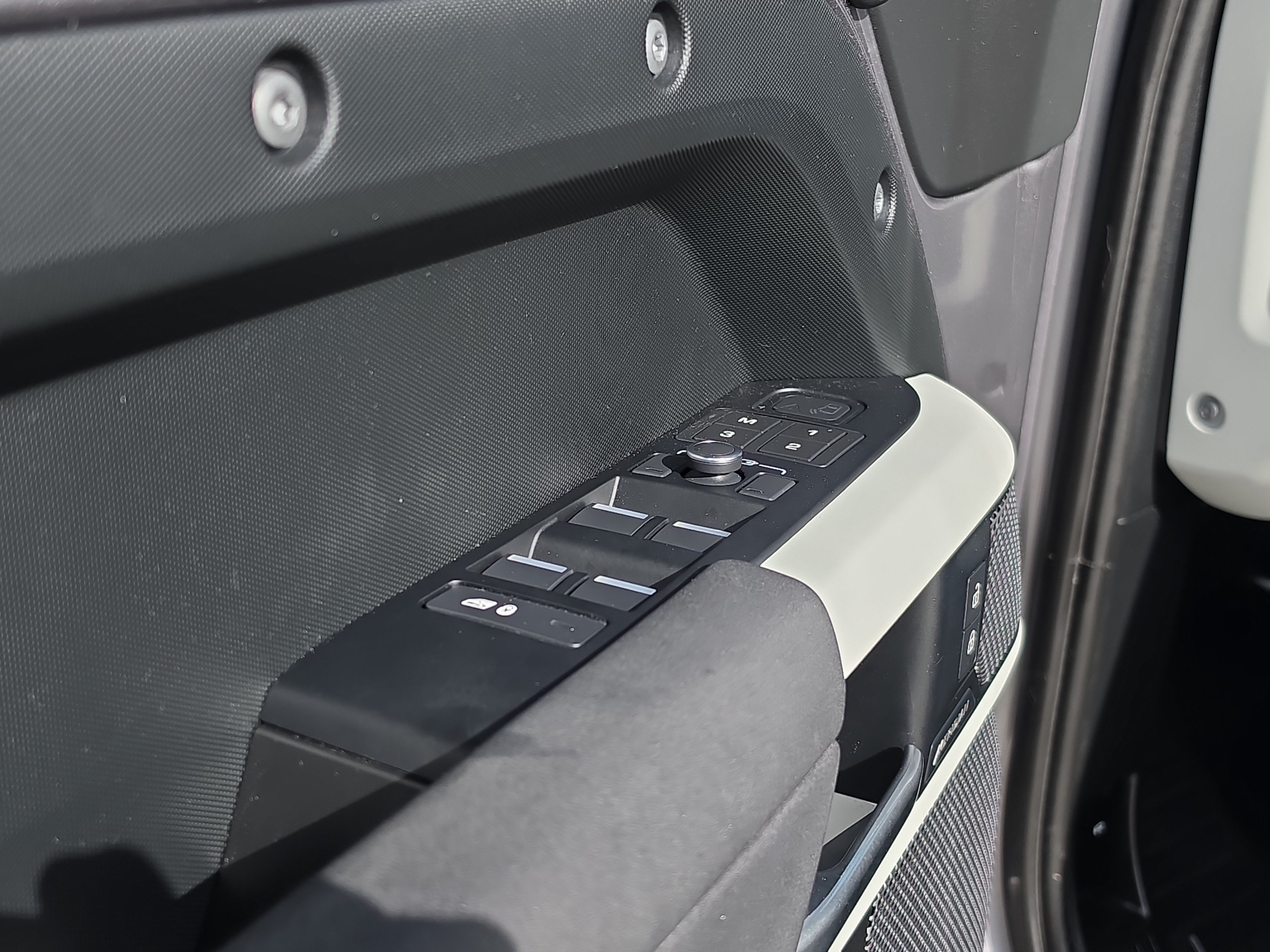Used 2022 Land Rover Defender 110 S AWD/4WD image 19