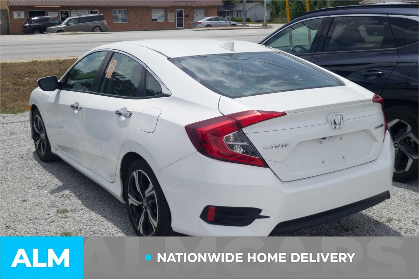 Used 2017 Honda Civic Touring image 4