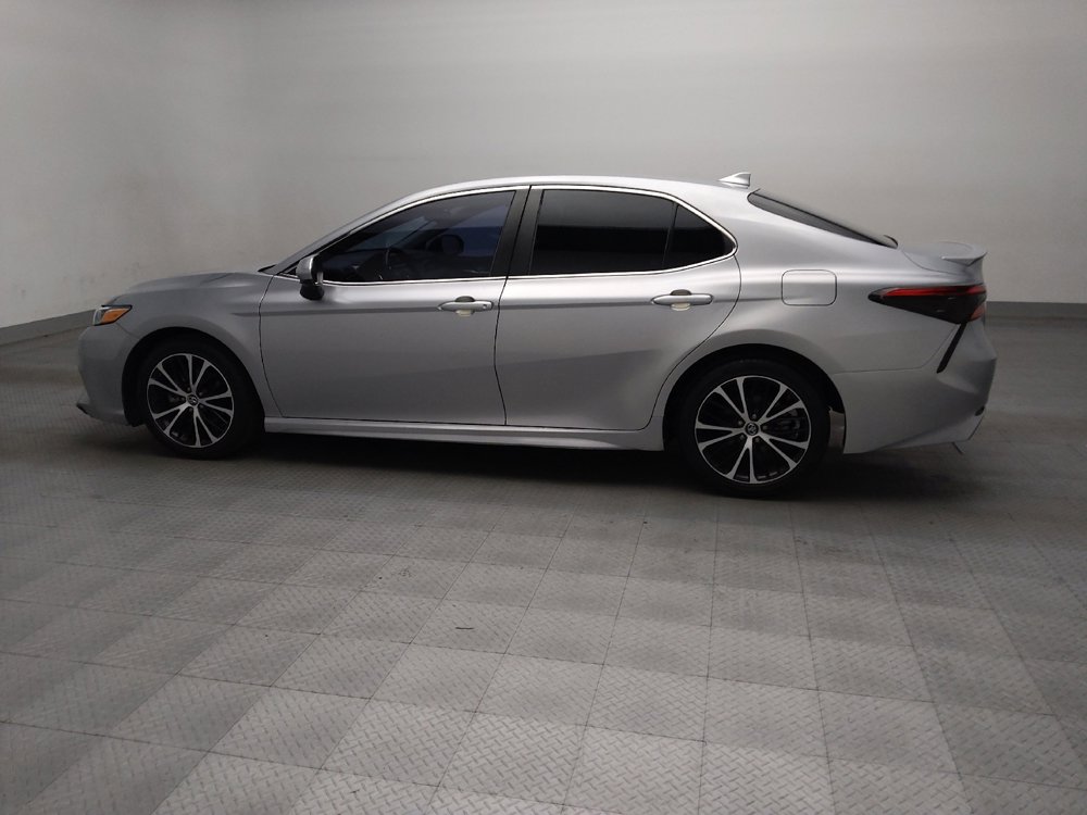 Used 2019 Toyota Camry SE image 3