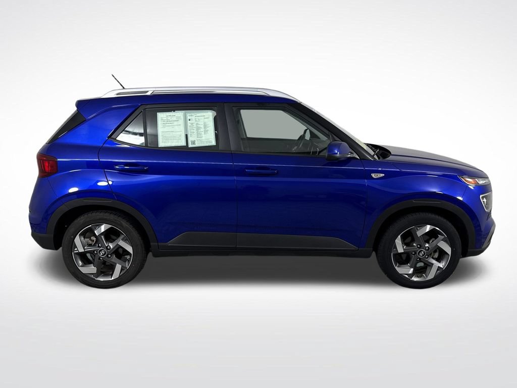 Certified 2024 Hyundai Venue Limited FWD image 2