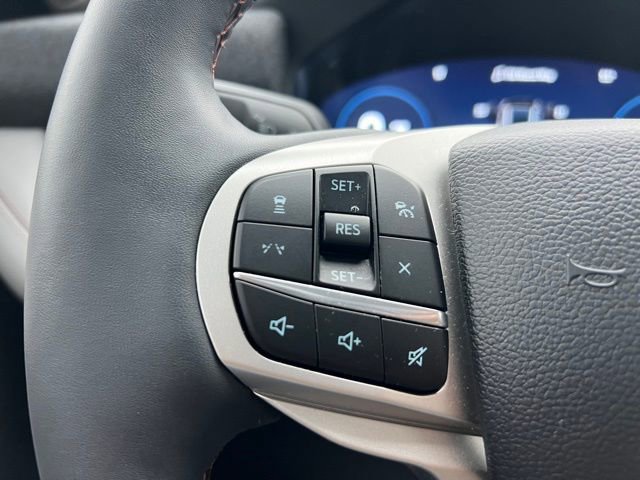Used 2025 Ford Explorer Active w/ Active Comfort Package AWD/4WD image 20