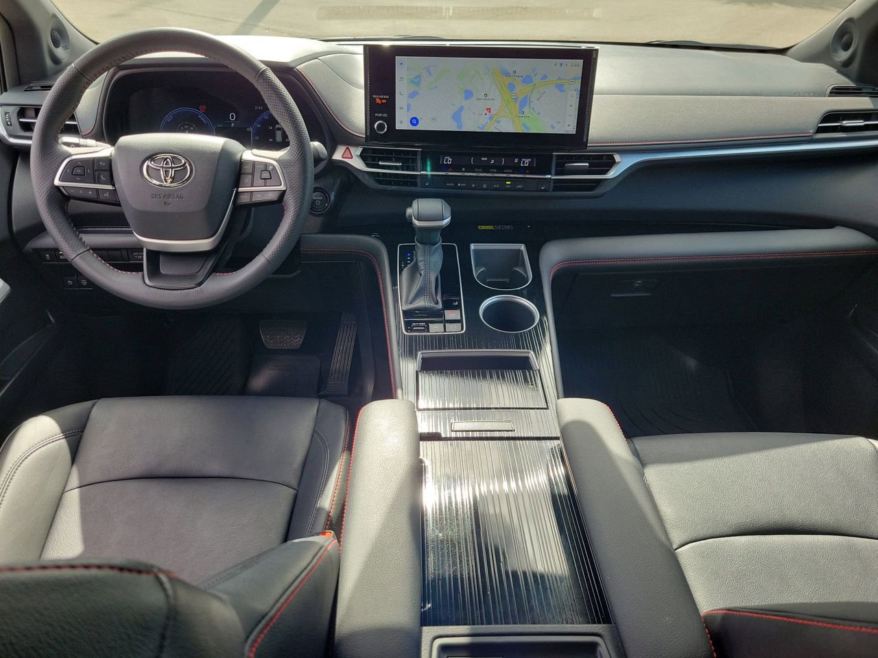 Used 2025 Toyota Sienna XSE w/ XSE Plus Package image 13